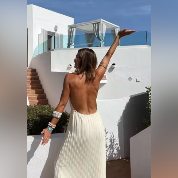 ZARA BLOGGERS’ FAVORITE PLEATED HALTER DRESS - Picture 2 of 12